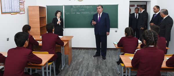 Президент Республики Таджикистана Эмомали Рахмон посетил Вахдад Президент Республики Таджикистана Эмомали Рахмон посетил Вахдад - Sputnik Тоҷикистон