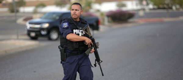 Полицейский в Техасе после расстрела людей - Sputnik Таджикистан