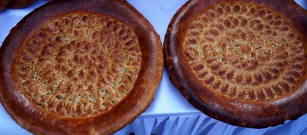 Лепешка - краса дастархана - видео - Sputnik Таджикистан