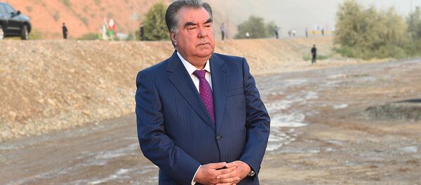 Президент Республики Таджикистана Эмомали Рахмон Президент Республики Таджикистана Эмомали Рахмон - Sputnik Тоҷикистон