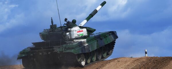 Танк Т-72Б3 команды армии Таджикистана  Танковый биатлон - 2019 - Sputnik Тоҷикистон