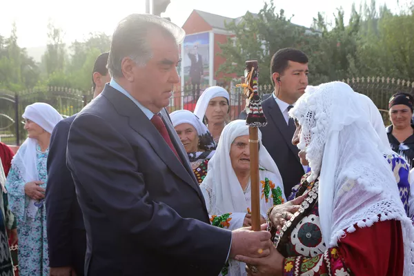 Президент Республики Таджикистана Эмомали Рахмон Президент Республики Таджикистана Эмомали Рахмон - Sputnik Тоҷикистон