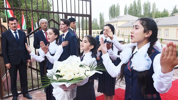 Открытие средней школы №4 в селе Лохути Ховалинского района - Sputnik Таджикистан
