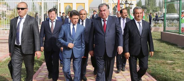 Открытие парка культуры и отдыха, Государственного символа и флага в Ховалинском районе - Sputnik Тоҷикистон