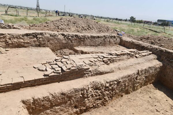 Новые раскопки и находки недалеко от городища Хулбук - Sputnik Таджикистан