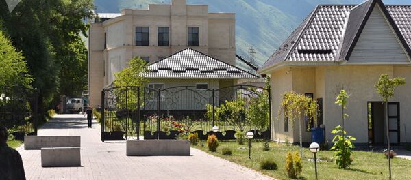 Дом экс-президента КР Алмазбека Атамбаева в селе Кой-Таш Чуйской области - Sputnik Тоҷикистон