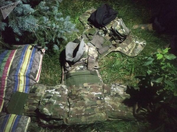 Штурм дома Атамбаева: фото и видео от очевидцев, как это было Штурм дома Атамбаева: фото и видео от очевидцев, как это было - Sputnik Таджикистан