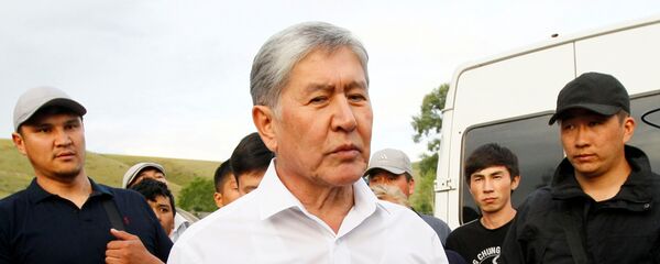 Бывший президент Кыргызстана Алмазбек Атамбаев Бывший президент Кыргызстана Алмазбек Атамбаев - Sputnik Тоҷикистон