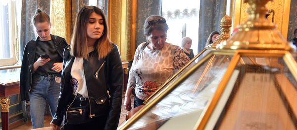 Мехрона Гайбуллоева в Санкт-Петербурге в Эрмитаже - Sputnik Тоҷикистон