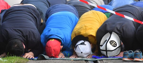 Празднование Курбан-байрама в Санкт-Петербурге - Sputnik Тоҷикистон