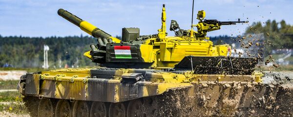 Танк команды армии Таджикистана Танковый биатлон - 2019 - Sputnik Таджикистан