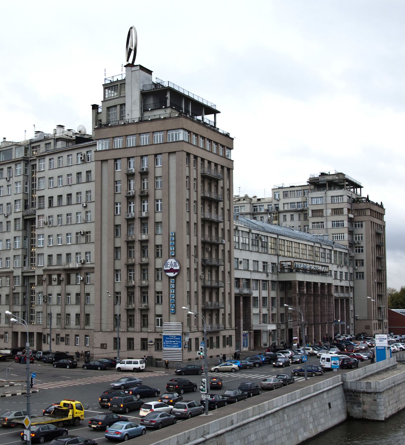 В гости к Лахути и Нусратулло Махсуму: таджикские тайны Дома на набережной  - 10.09.2019, Sputnik Таджикистан