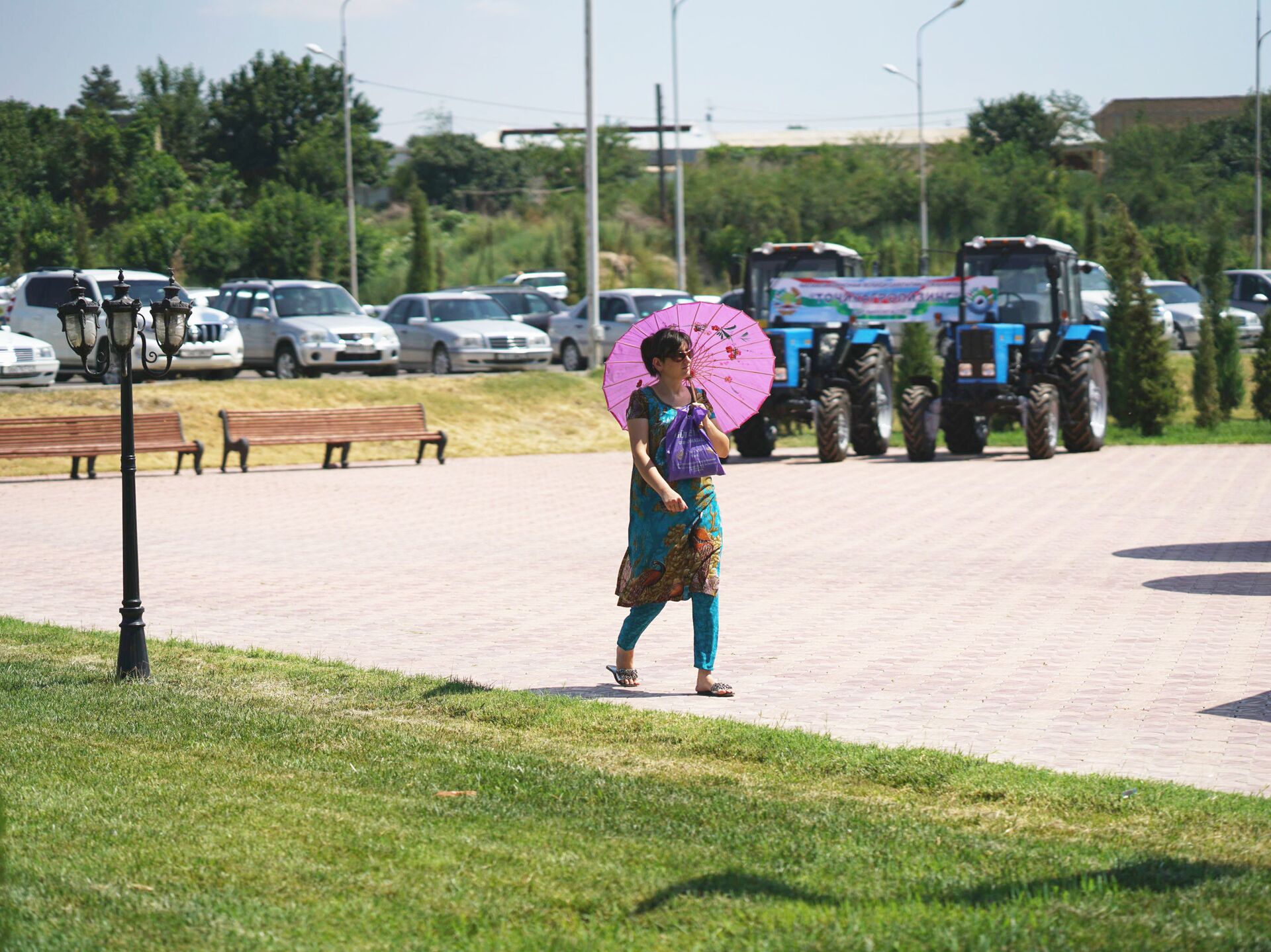 Погода таджикистан курган неделя. Жара в Душанбе. Град в Таджикистане. Жаркий день в Таджикистане. Погода Таджикистан.