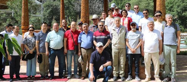 Сироҷиддин Муҳриддин, вазири умури хориҷии Тоҷикистон бо сафирони хориҷӣ ва роҳбарони намояндагиҳои созмонҳои байналмилалӣ Сироҷиддин Муҳриддин, вазири умури хориҷии Тоҷикистон бо сафирони хориҷӣ ва роҳбарони намояндагиҳои созмонҳои байналмилалӣ - Sputnik Тоҷикистон