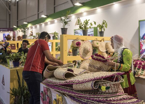 Выставка достижений народного хозяйства Ирана, проходящая в Экспоцентре Тегерана - Sputnik Таджикистан