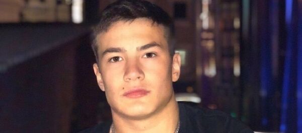 Меня так воспитали: узбекистанец спас людей из автобуса в Перми Меня так воспитали: узбекистанец спас людей из автобуса в Перми - Sputnik Таджикистан