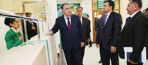 Эмомали Рахмон открыл в Горно-Матчинском районе Амонатбанк - Sputnik Тоҷикистон