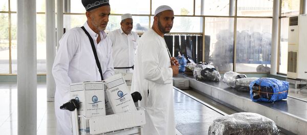 Возвращение таджикских паломников из хаджа - Sputnik Тоҷикистон