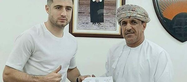 Нурридин Давронов таджикский футболист подписал контракт с оманским футбольным клубом - Sputnik Тоҷикистон