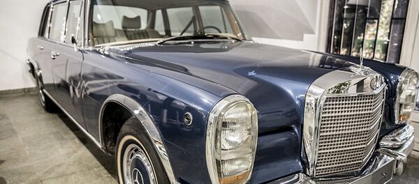 Автомобиль Mercedes Benz 600 последнего иранского шаха Мохаммеда Резы Пехлеви в Музее королевских автомобилей на территории бывшей резиденции шаха во дворце Saadabad в Иране - Sputnik Таджикистан