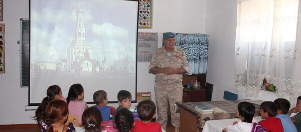 Председатель Совета ветеранов 201-й РВБ майор в запасе Абдурашид Рахмонов - Sputnik Таджикистан