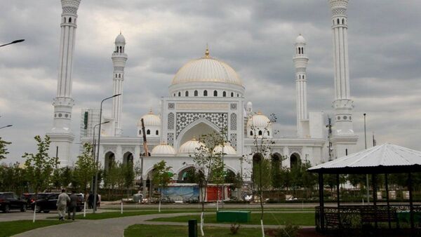 В Чечне открывается самая большая в Европе мечеть - Sputnik Тоҷикистон