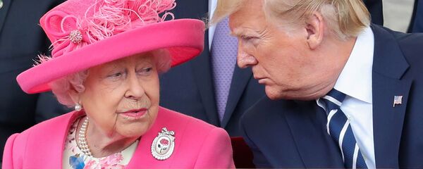 Елизавета II и Дональд Трамп - Sputnik Тоҷикистон
