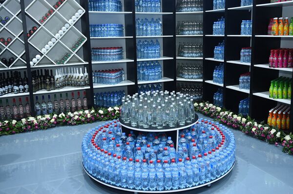 Рахмон открыл завод по производству напитков Сиема - фото Рахмон открыл завод по производству напитков Сиема - фото - Sputnik Таджикистан