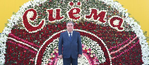 Президент Таджикистана на открытии нового завода Сиёма в Душанбе - Sputnik Тоҷикистон