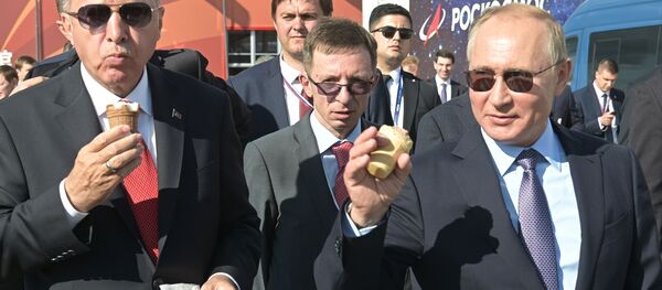 Президент РФ Владимир Путин и президент Турции Реджеп Тайип Эрдоган - Sputnik Тоҷикистон