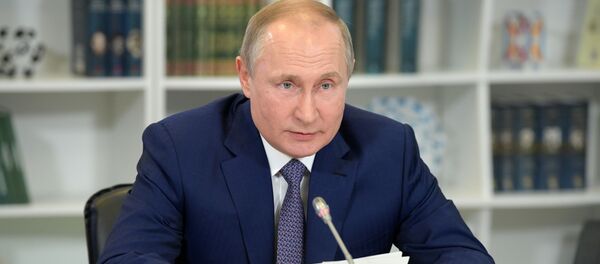 Президент РФ Владимир Путин Президент РФ Владимир Путин - Sputnik Тоҷикистон