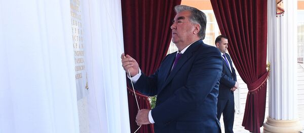 Эмомали Рахмон, архивное фото Эмомали Рахмон, архивное фото - Sputnik Таджикистан