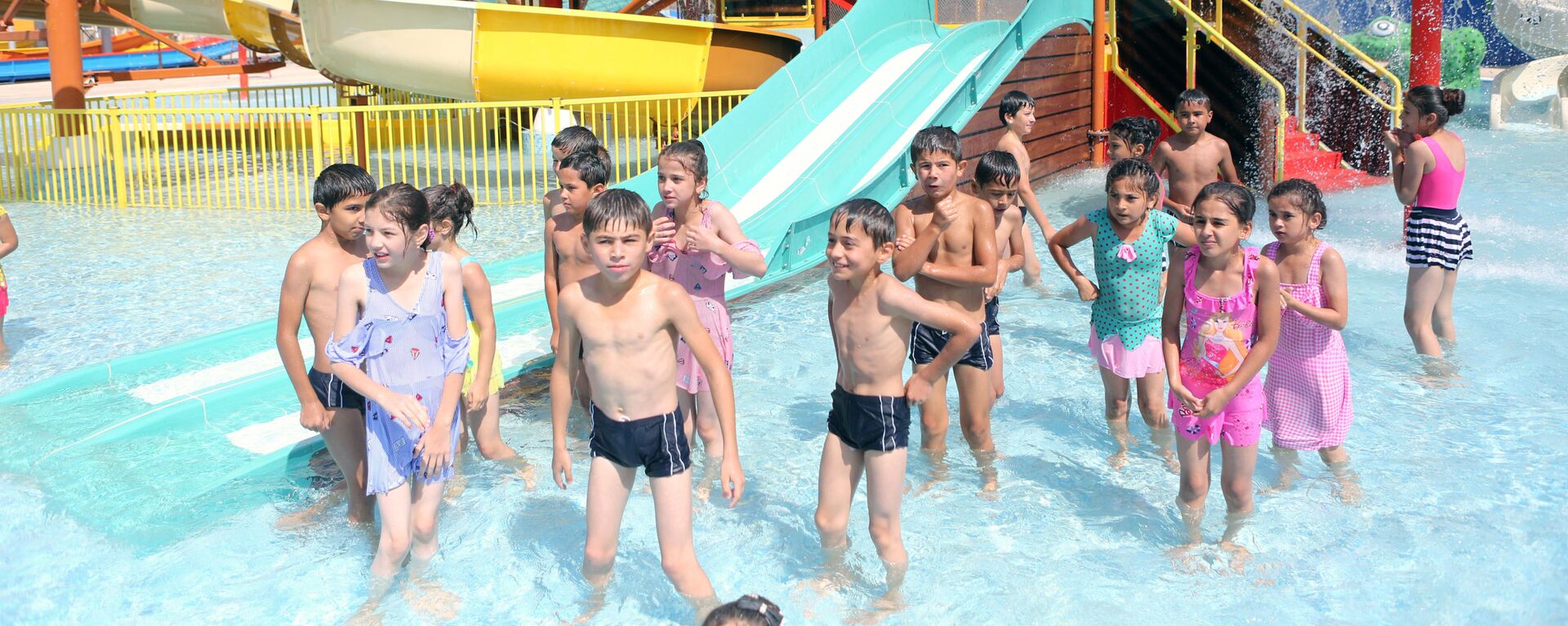 Самый большой аквапарк в Центральной Азии открылся в Душанбе - Sputnik Тоҷикистон, 1920, 22.04.2025