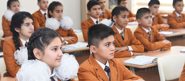 Душанбинские школьники Душанбинские школьники - Sputnik Таджикистан