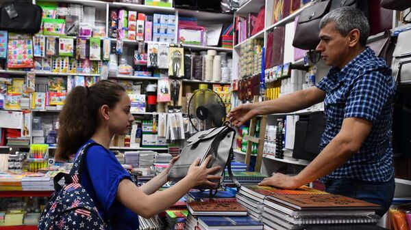 Школьная ярмарка в Душанбе Школьная ярмарка в Душанбе - Sputnik Таджикистан