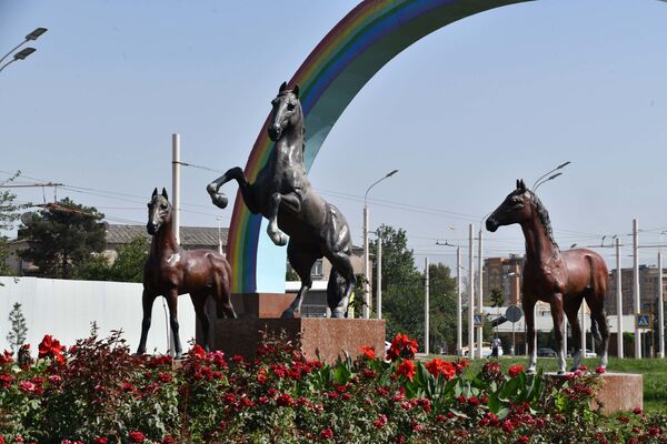 Украшение города Душанбе на праздник День независимости  - Sputnik Таджикистан