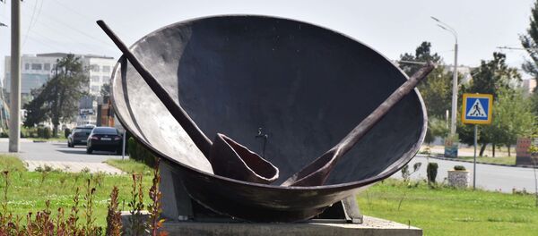 Украшение города Душанбе на праздник День независимости Украшение города Душанбе на праздник День независимости - Sputnik Таджикистан