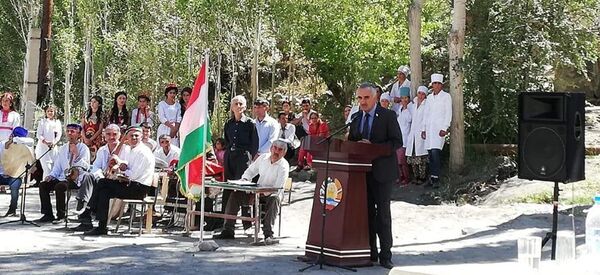 Ёдгор Файзов, раиси Вилояти Мухтори Куҳистони Бадахшон дар деҳаи Басиди водии Бартанг - Sputnik Тоҷикистон