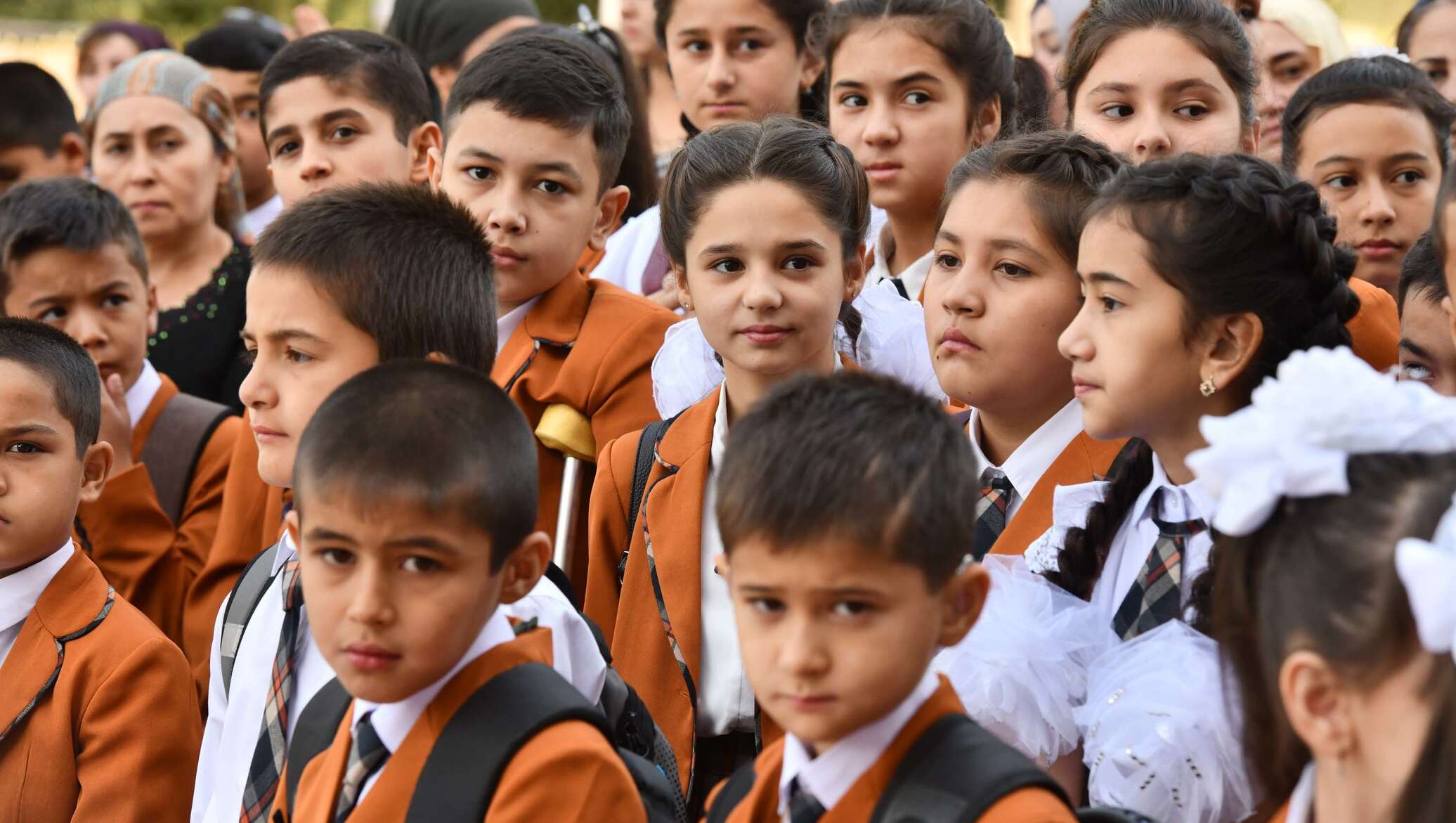 Как выучить таджикский. Эмомали Рахмон 1 сентября. Дети Таджикистана. Школа в Таджикистане. Школьники Таджикистана.