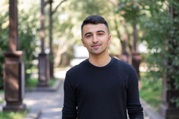 Офарин ба таҳаммулпазирии мардуми рус: суҳбати Сино, овозхони тоҷики муқими Русия - Sputnik Тоҷикистон