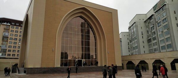 На мечеть, построенную Атамбаевым, наложен арест - Sputnik Таджикистан