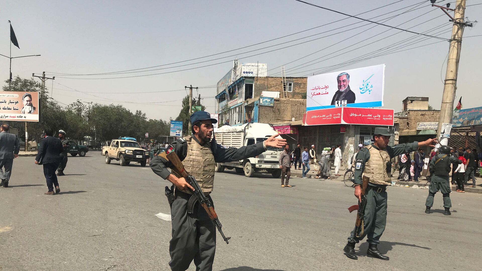 Полицейские возле места взрыва в Кабуле, Афганистан. 7 августа 2019 года - Sputnik Таджикистан, 1920, 13.04.2021