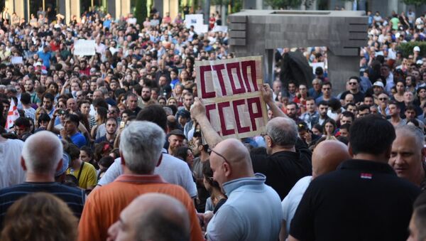 Акции протеста у здания парламента Грузии - Sputnik Таджикистан