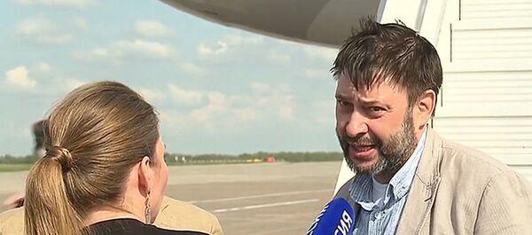 Не чувствовал себя одиноким. Вышинский прибыл в Москву - Sputnik Таджикистан