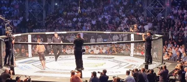 Бой Хабиб Нурмагомедов против Дастина Порье / Лучшие моменты и обзор боя Бой Хабиб Нурмагомедов против Дастина Порье / Лучшие моменты и обзор боя - Sputnik Таджикистан