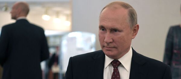 Президент РФ В. Путин принял участие в голосовании на выборах депутатов Мосгордумы Президент РФ В. Путин принял участие в голосовании на выборах депутатов Мосгордумы - Sputnik Таджикистан