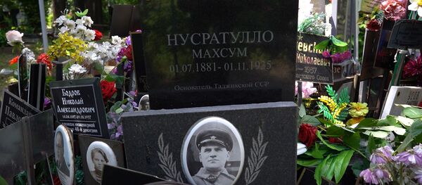 История Таджикистана на карте Москвы: Донское кладбище - Sputnik Тоҷикистон