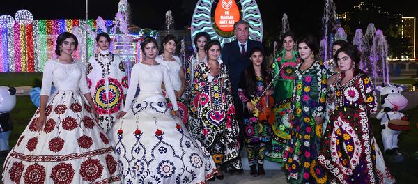 Открытие парка в Кулябе Открытие парка в Кулябе - Sputnik Таджикистан