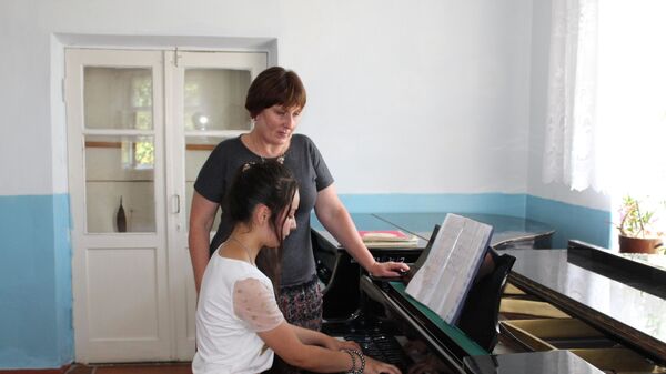 Штартгина Лариса Вячесламовна учитель фортепиано - Sputnik Таджикистан
