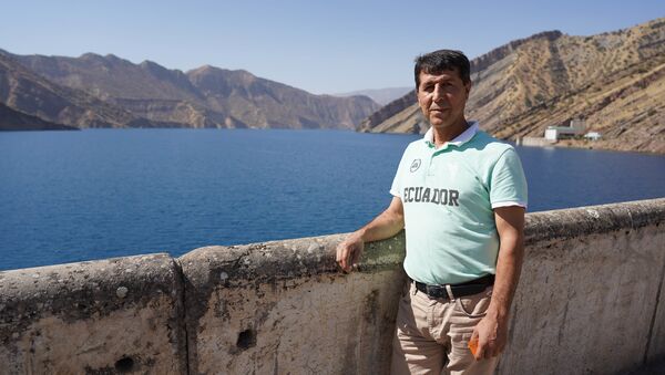  Заместитель главного инженера  Нурекской ГЭС Колондаров Хошим - Sputnik Таджикистан